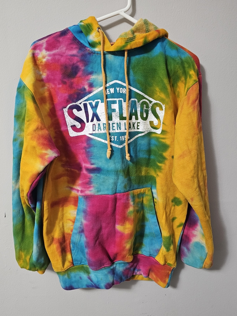 Vibrant Multicolor Tie-dye Six Flags Darien Lake Pullover Hoodie
